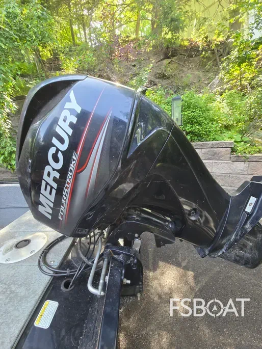 2016 Tracker Super Guide V-16 SC - Media 6