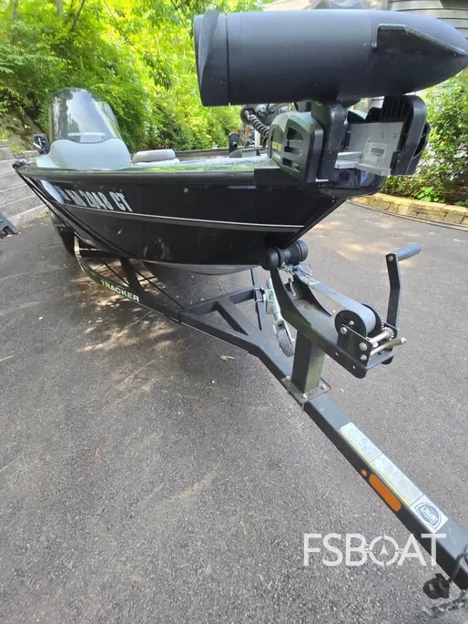 2016 Tracker Super Guide V-16 SC - Media 2