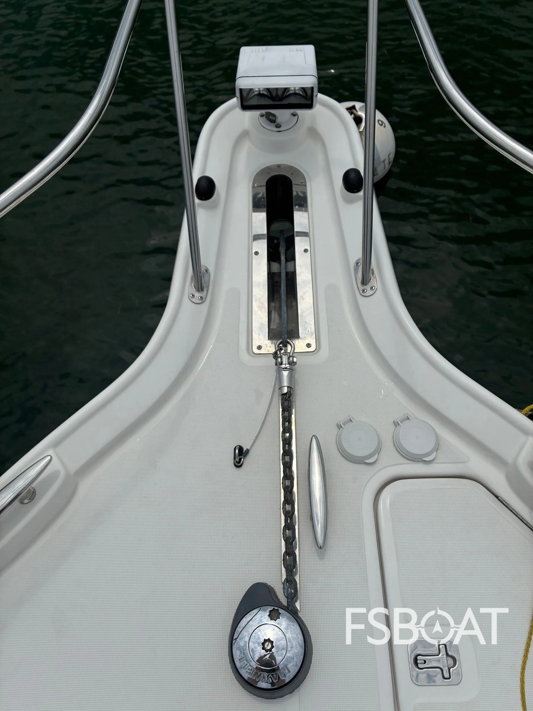 2005 Tiara Yachts Sovran 3600 - Media 9