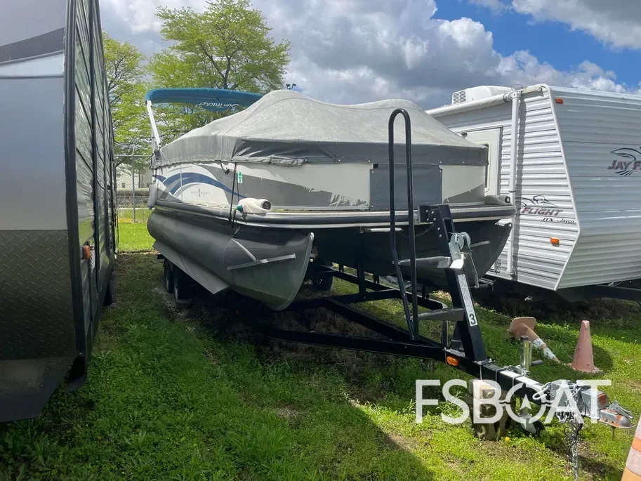 2008 Sun Tracker Party Barge 22SF
