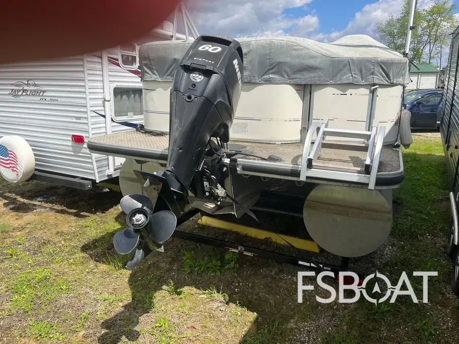 2008 Sun Tracker Party Barge 22SF - Media 8