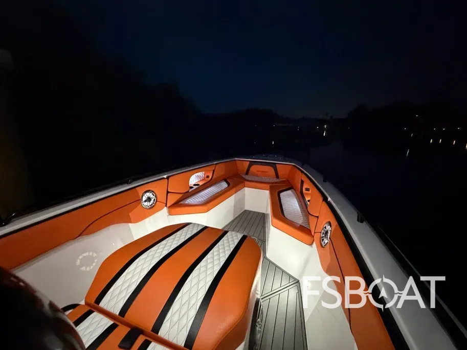 2023 Concept 30 Open Deck - Media 16