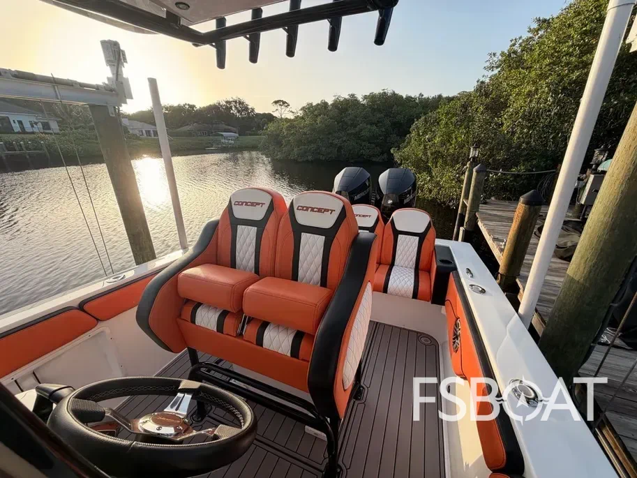 2023 Concept 30 Open Deck - Media 4