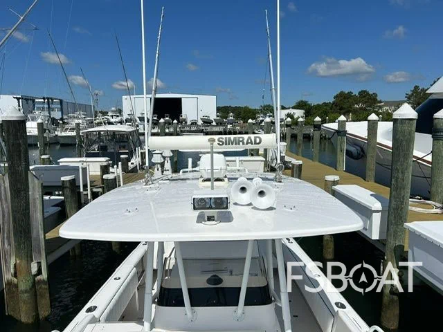2006 Intrepid 370 Cuddy - Media 11
