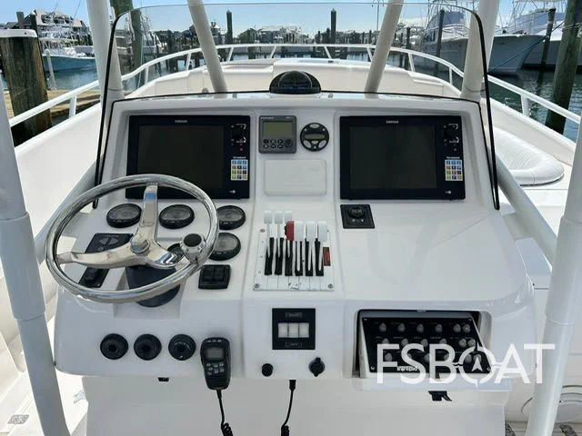 2006 Intrepid 370 Cuddy - Media 4