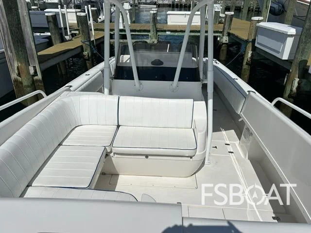 2006 Intrepid 370 Cuddy - Media 7