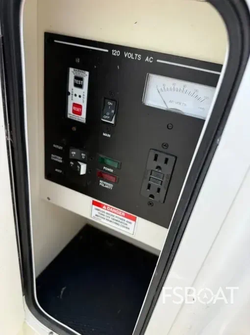 2022 Sea Ray SLX 280 - Media 8