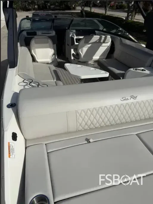 2022 Sea Ray SLX 280 - Media 14