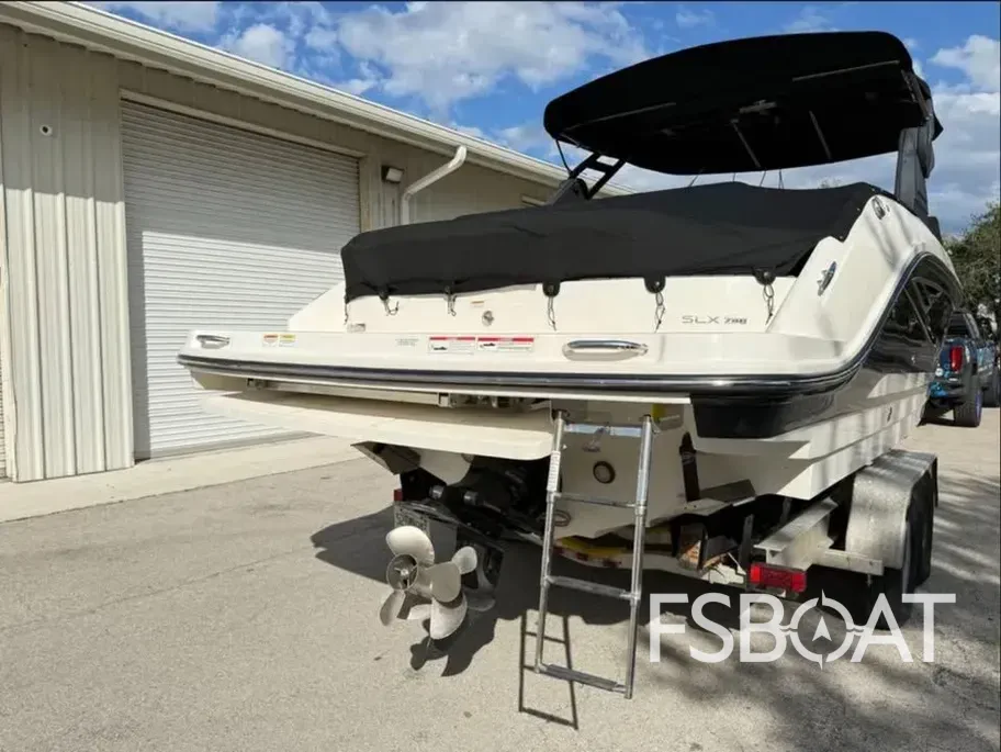 2022 Sea Ray SLX 280 - Media 5