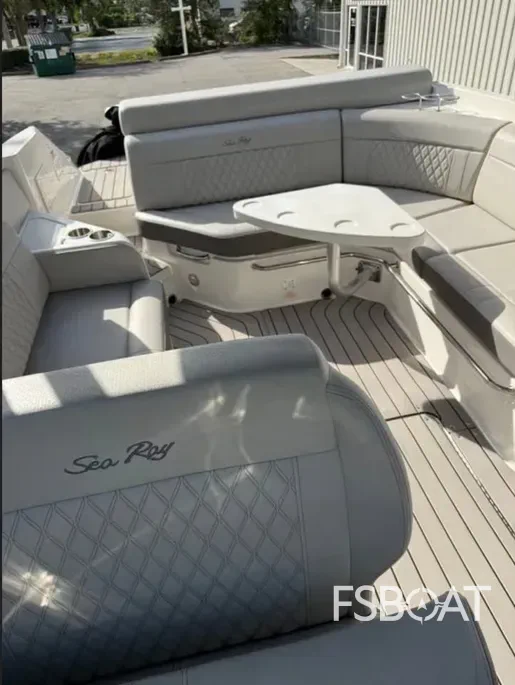 2022 Sea Ray SLX 280 - Media 12