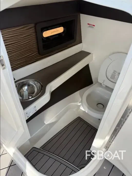 2022 Sea Ray SLX 280 - Media 11