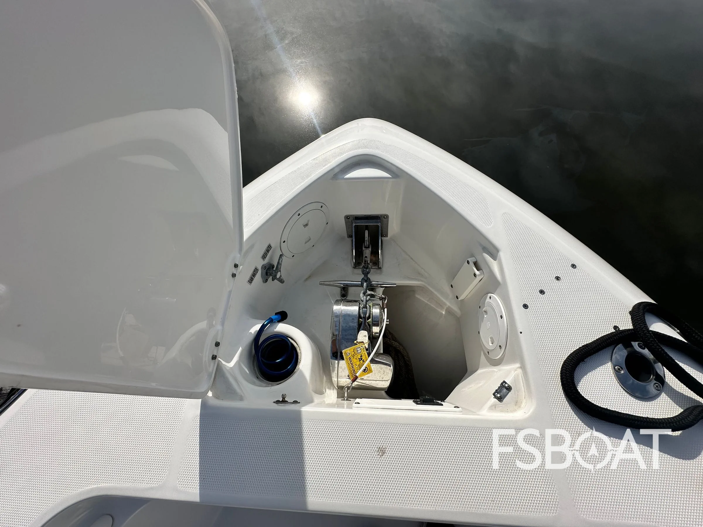 2008 Everglades 350 Center Console - Media 9