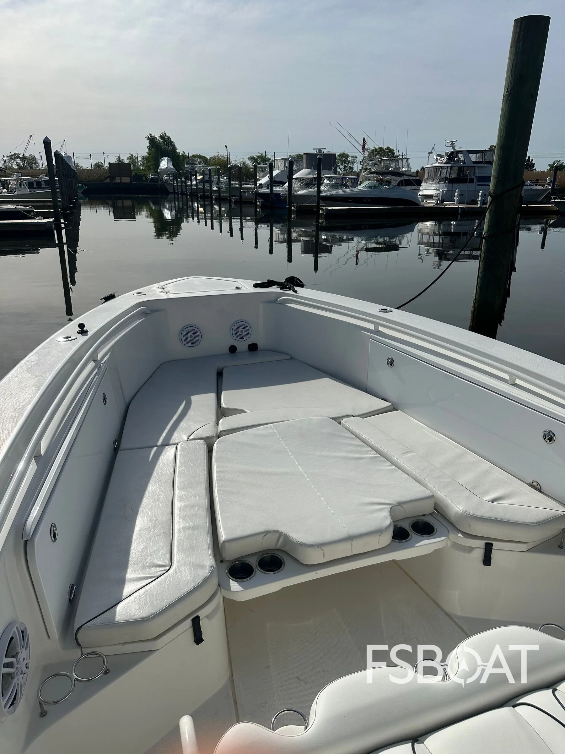 2008 Everglades 350 Center Console - Media 10