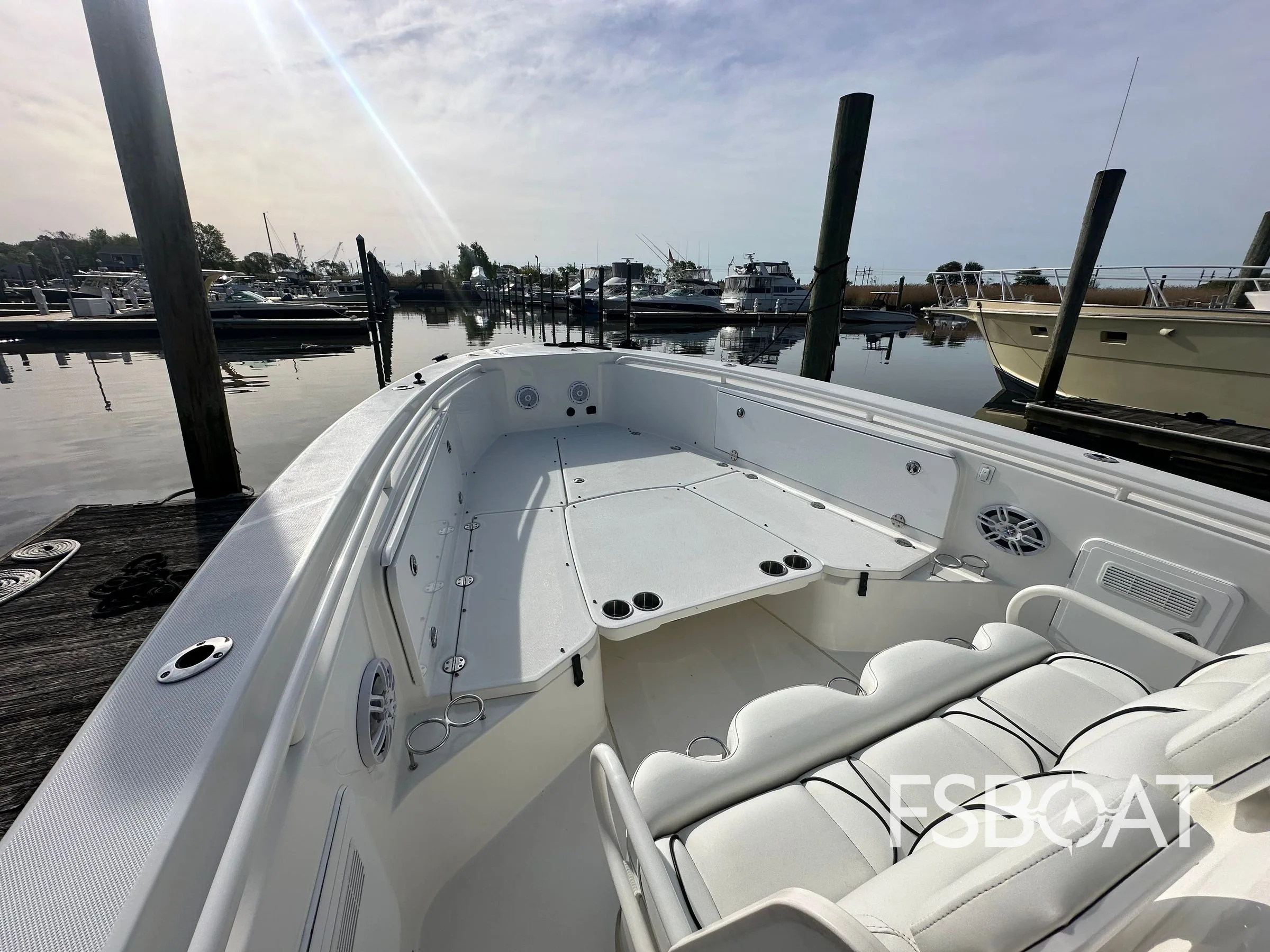 2008 Everglades 350 Center Console - Media 4