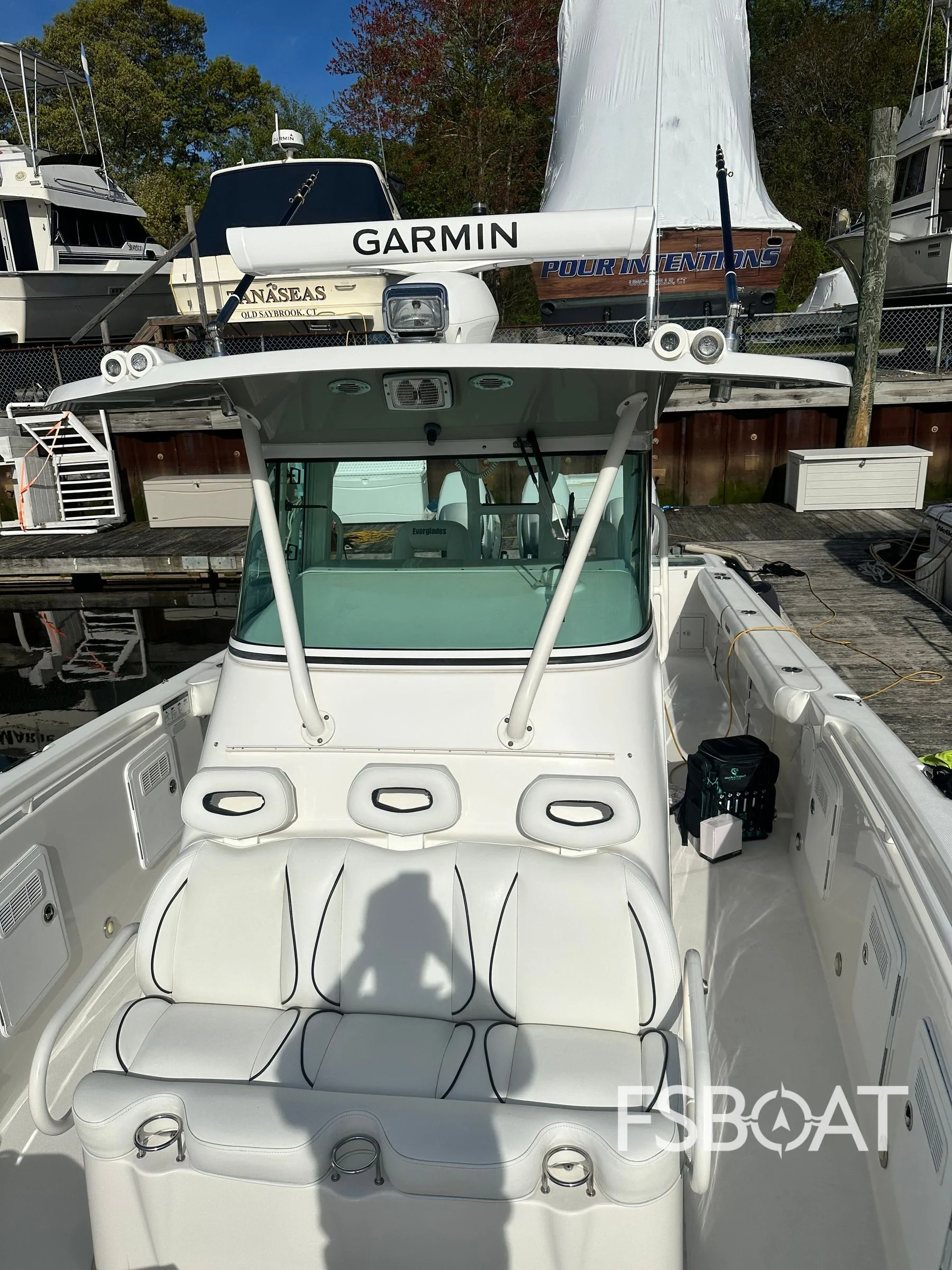 2008 Everglades 350 Center Console - Media 12