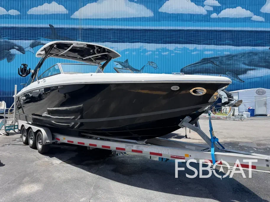2023 Cobalt 30SC Outboard - Media 17