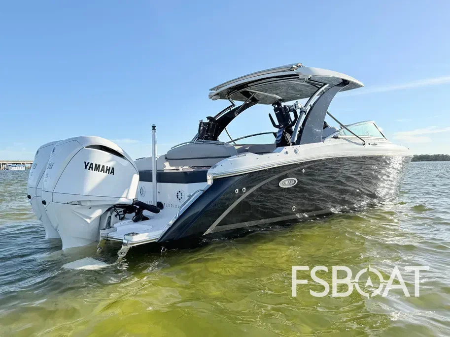 2023 Cobalt 30SC Outboard - Media 4