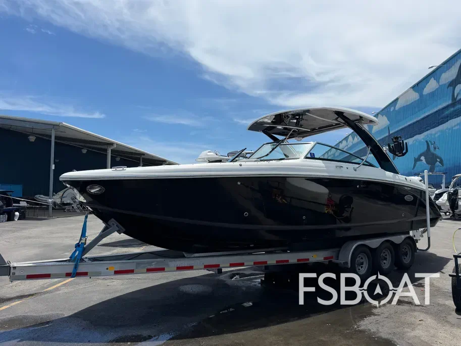 2023 Cobalt 30SC Outboard - Media 14