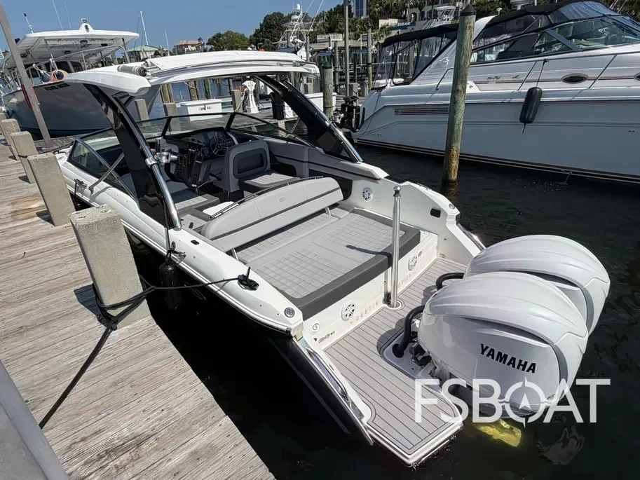 2023 Cobalt 30SC Outboard - Media 11