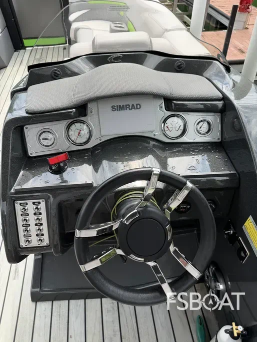 2017 Pontoon Caliber 250 SLR2 - Media 6