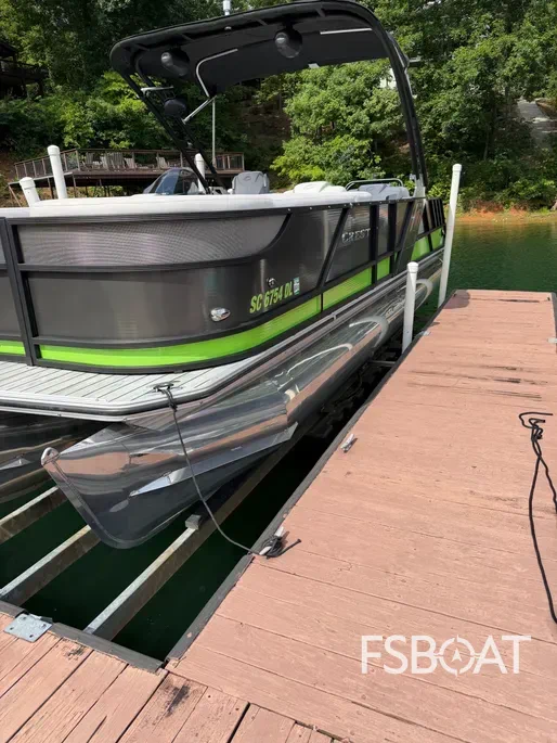 2017 Pontoon Caliber 250 SLR2 - Media 4