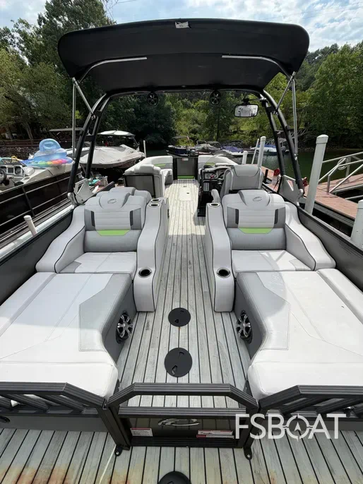 2017 Pontoon Caliber 250 SLR2 - Media 8