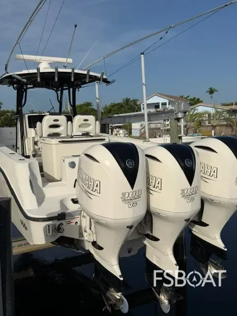 2015 Hydra-Sports 3400 CC - Media 5