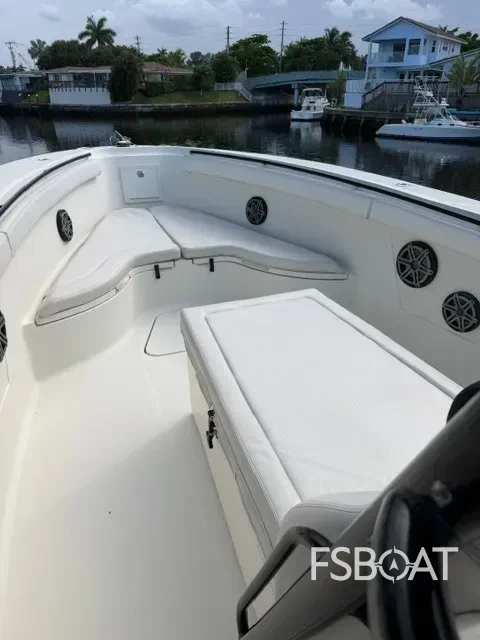 2015 Hydra-Sports 3400 CC - Media 15