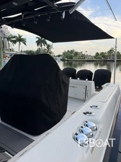 2015 Hydra-Sports 3400 CC - Media 18