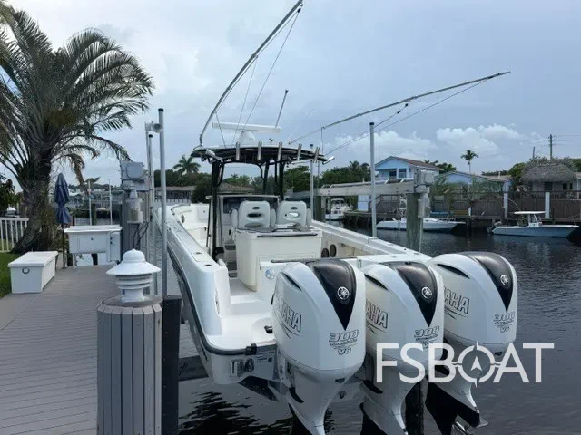 2015 Hydra-Sports 3400 CC - Media 16