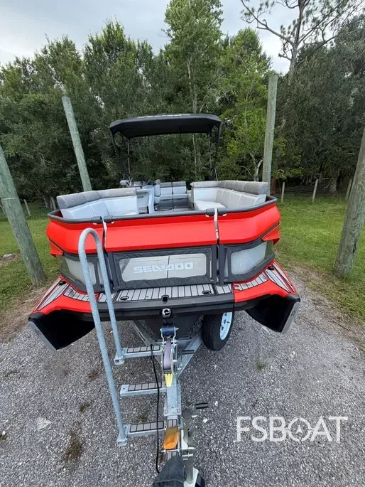2023 Sea-Doo Switch Cruise 21 - Media 5