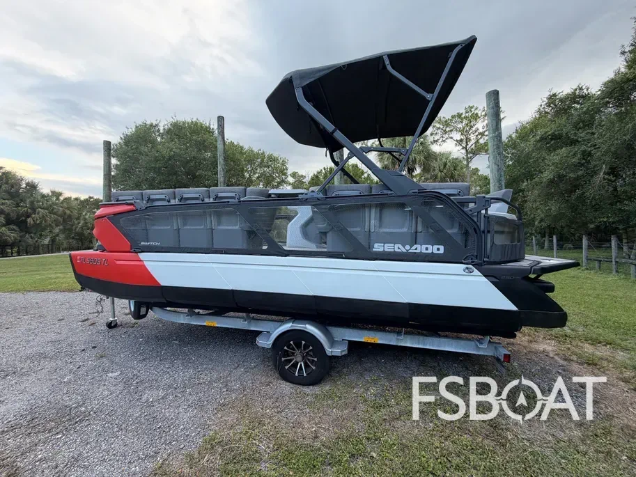 2023 Sea-Doo Switch Cruise 21 - Media 3