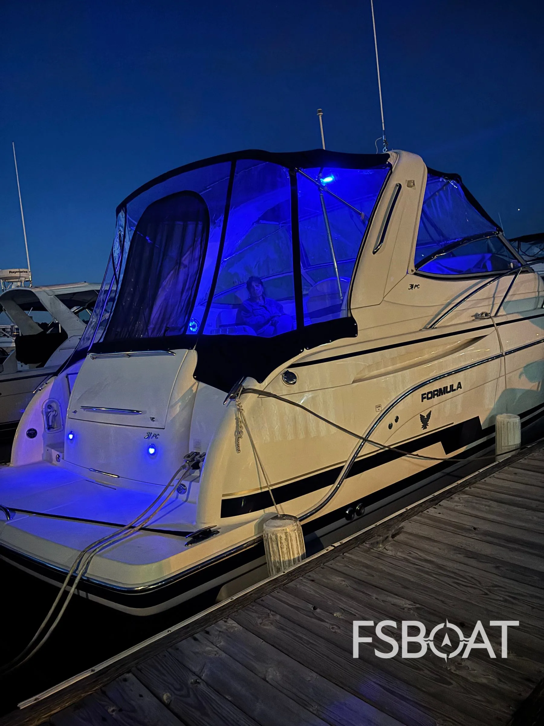 2016 Formula 31 Performance Cruiser - Media 2