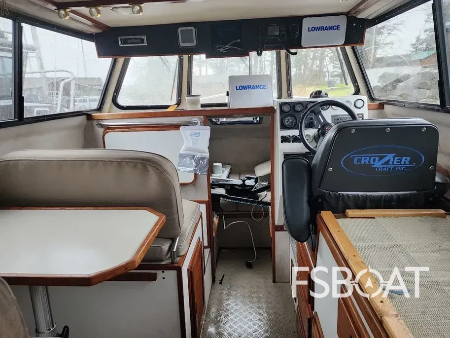 1997 Bounty Yacht 257 Offshore Pilot - Media 12