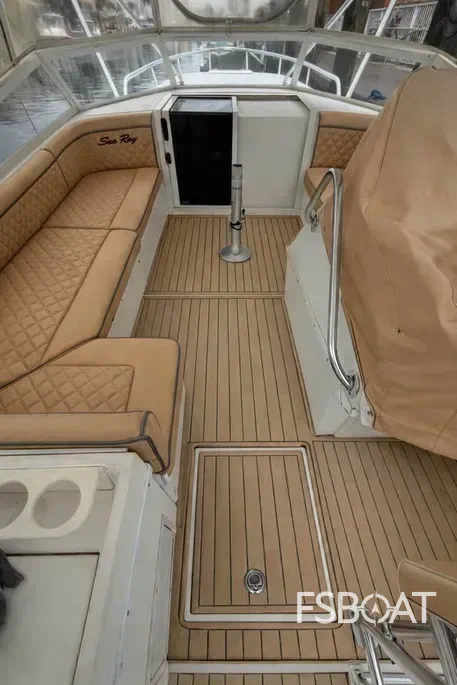 2010 Contender 35ST - Media 3