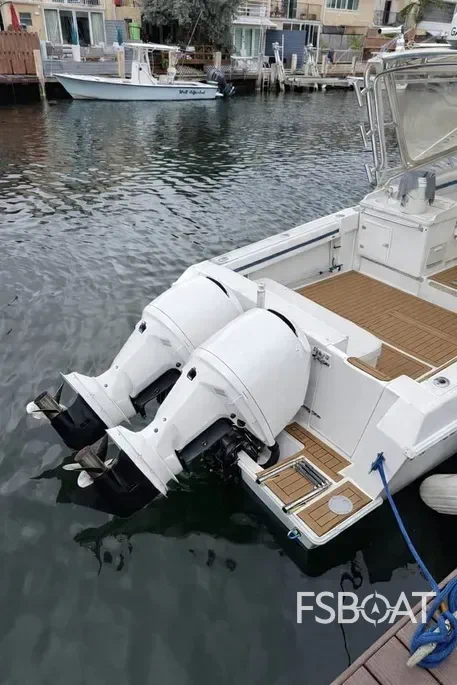 2010 Contender 35ST - Media 6