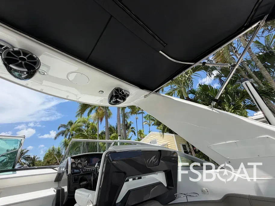 2017 Monterey 295 Sport Yacht - Media 10