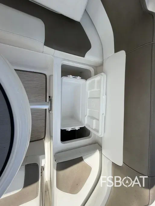 2017 Monterey 295 Sport Yacht - Media 12