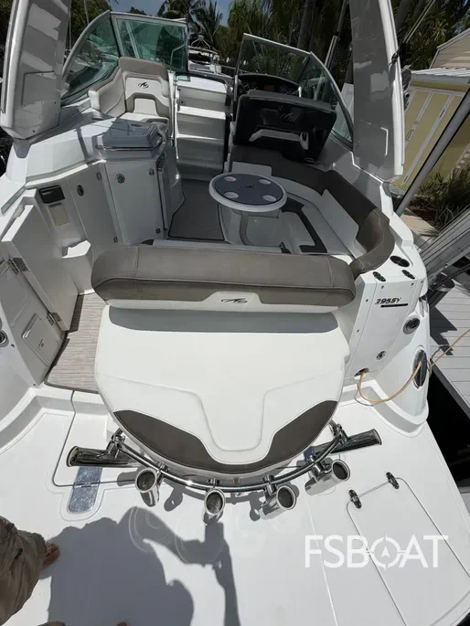 2017 Monterey 295 Sport Yacht - Media 23