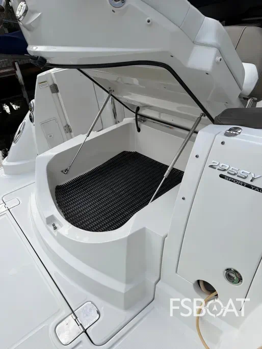 2017 Monterey 295 Sport Yacht - Media 21