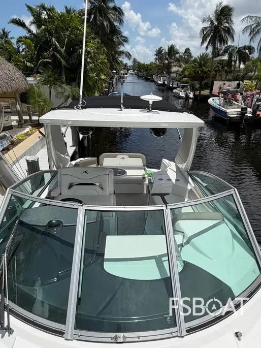 2017 Monterey 295 Sport Yacht - Media 7
