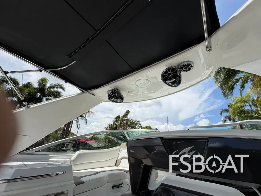 2017 Monterey 295 Sport Yacht - Media 9