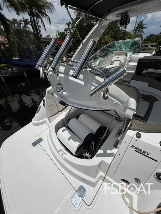 2017 Monterey 295 Sport Yacht - Media 18