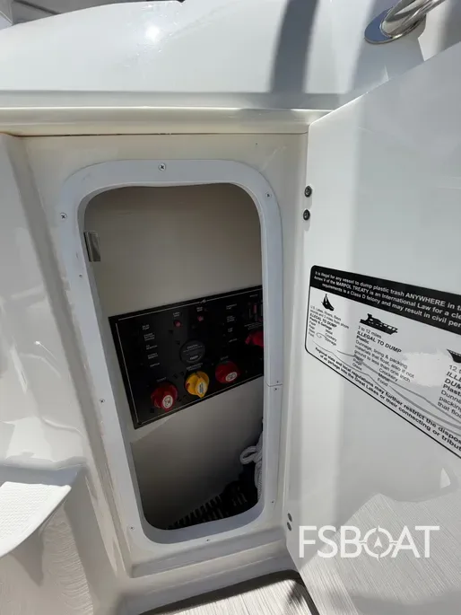 2017 Monterey 295 Sport Yacht - Media 14