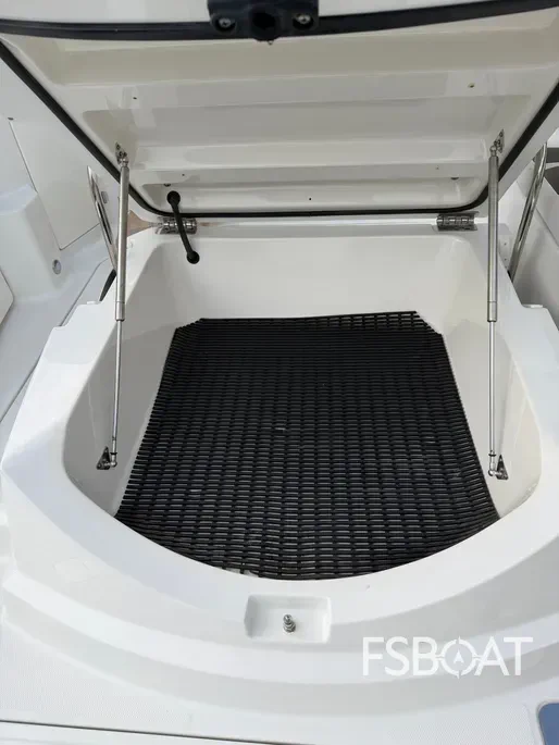 2017 Monterey 295 Sport Yacht - Media 20
