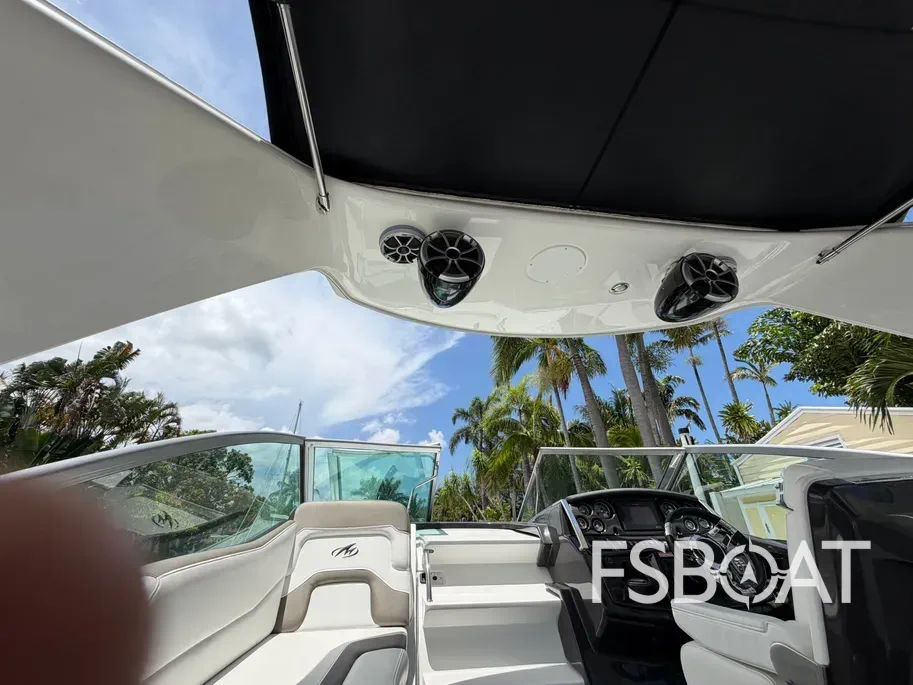 2017 Monterey 295 Sport Yacht - Media 11
