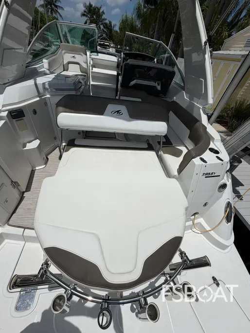 2017 Monterey 295 Sport Yacht - Media 22