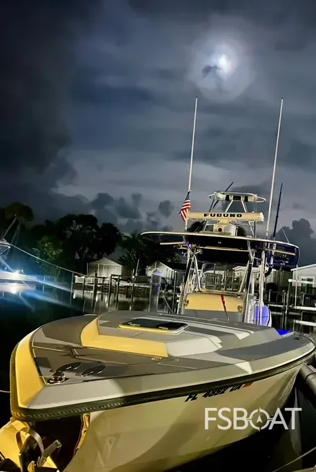 2004 Venture 34 Cuddy - Media 5
