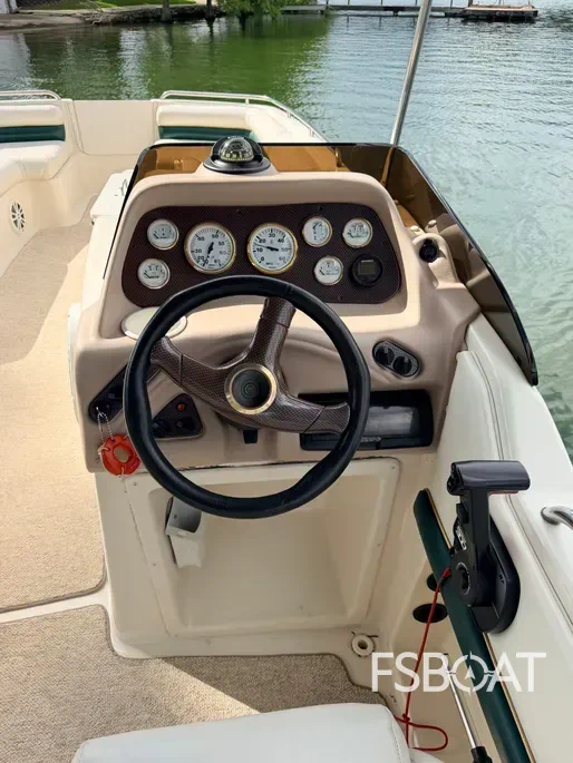 1998 Monterey 230 Explorer - Media 4