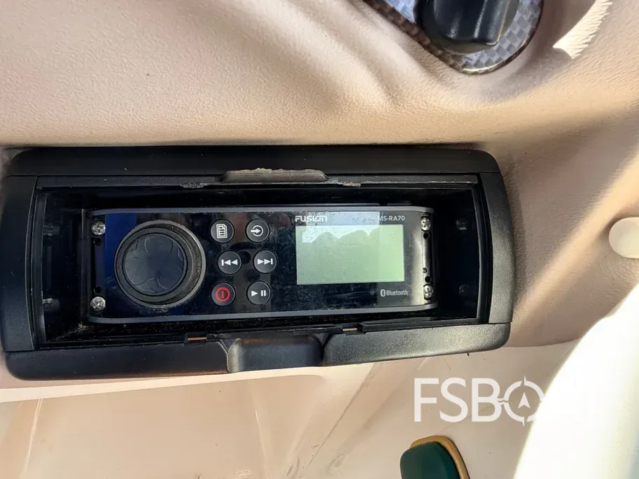 1998 Monterey 230 Explorer - Media 9